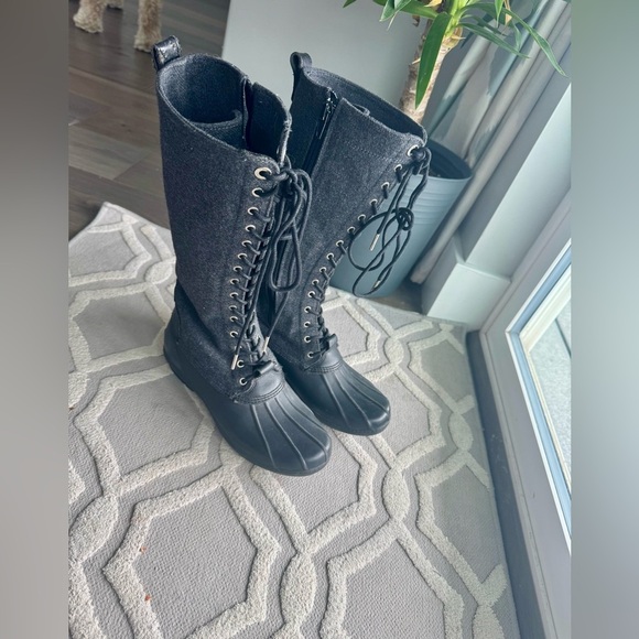 Women’s size 8 Michael Kors rain/snow boots - Picture 4 of 9